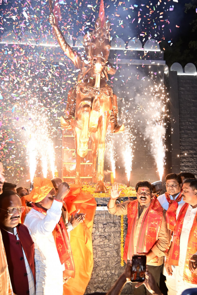 उप मुख्यमंत्री ने छत्रपति शिवाजी के प्रतिमा का किया लोकार्पण…